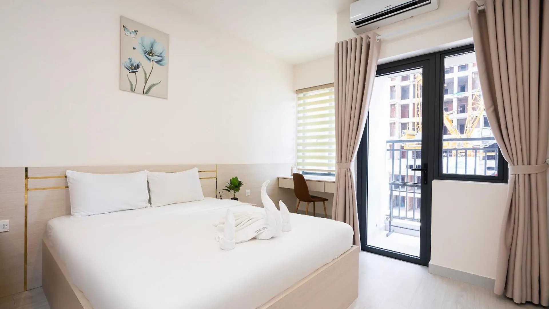 Otis Soho Saigon Balcony Apartment Ho Chi Minh City Aparthotel