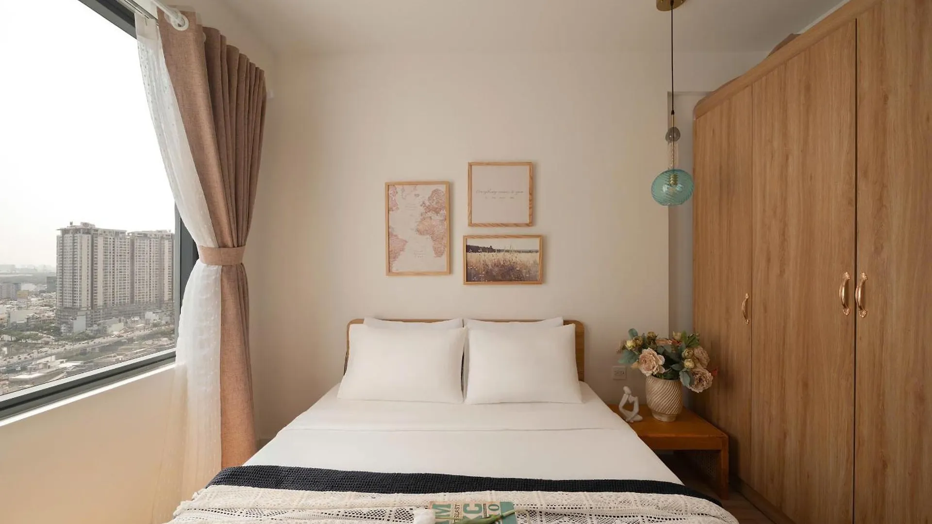 Otis Soho Saigon Balcony Apartment Ho Chi Minh City